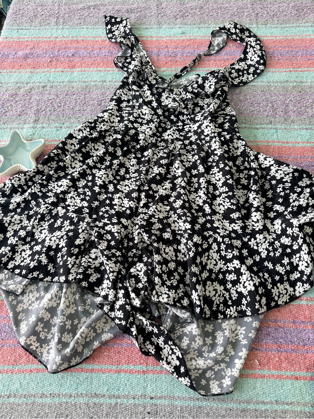 SHEIN Black & White Floral Ruffle Strap Romper